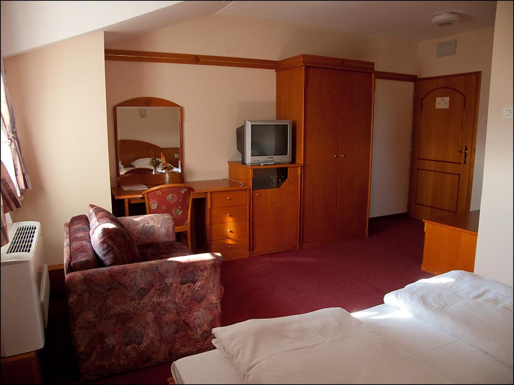 Hotel Lagus Gornji Kneginec Kültér fotó