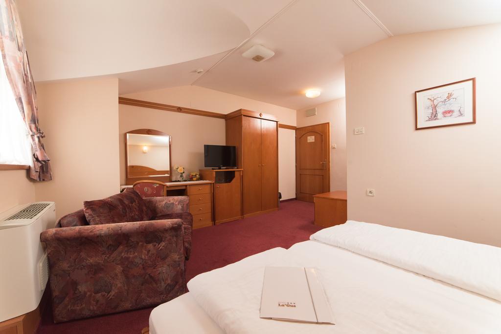 Hotel Lagus Gornji Kneginec Kültér fotó
