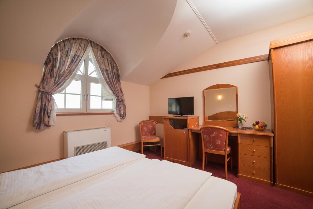 Hotel Lagus Gornji Kneginec Kültér fotó